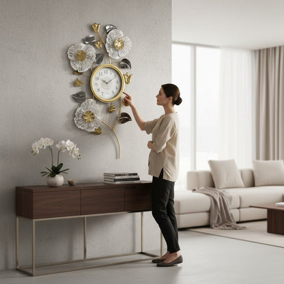Golden Harmony Wall Clock Décor