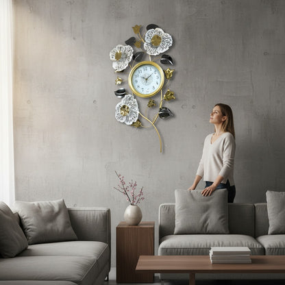 Golden Harmony Wall Clock Décor